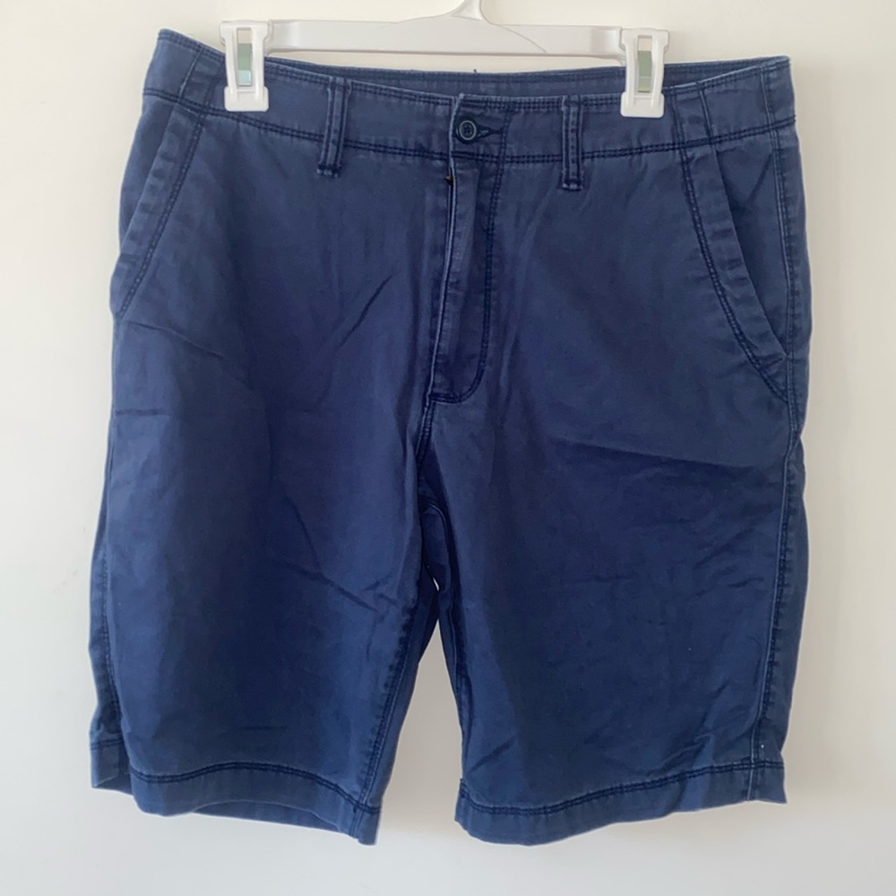 Old navy men’s blue shorts size 32